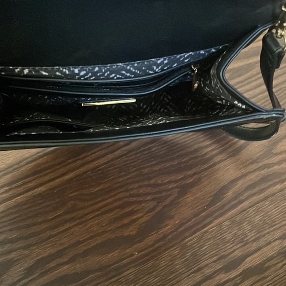 Black cross body bag medium size - Picture 2 of 3